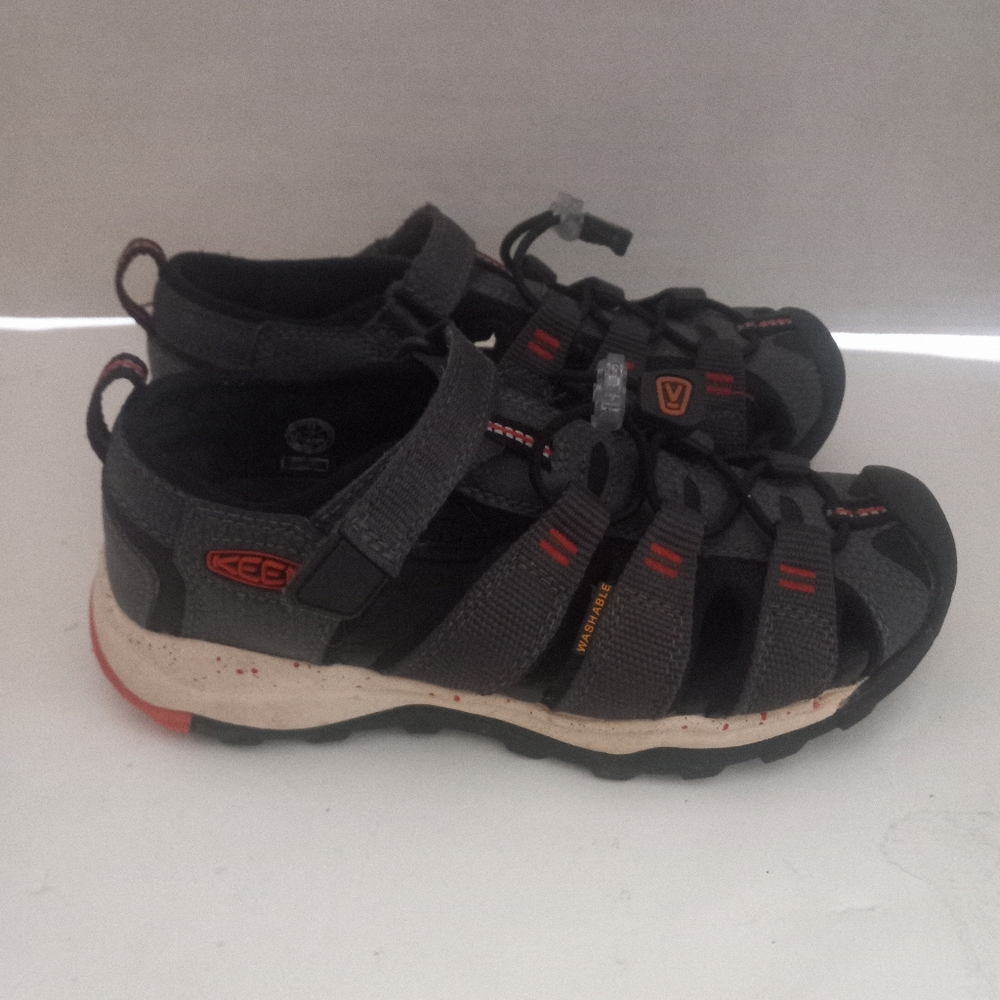 Keen Boys Newport H2 Waterproof Shoes Size 13